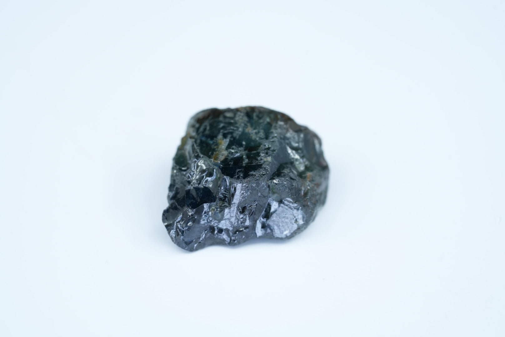 9.5ct Bi-color Sapphire - Garba Tula, Kenya